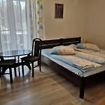 Osrodek Wypoczynkowy Nad Stawem - Przy Promenadzie, Wybierany Przez Gosci Ceniacych Cisze I Komfortowy Wypoczynek W Bezposrednim Sasiedztwie Parku Zdrojowego Z Teznia Solankowa Frühstückspension Bad Kudowa
