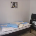 Osrodek Wypoczynkowy Nad Stawem - Przy Promenadzie, Wybierany Przez Gosci Ceniacych Cisze I Komfortowy Wypoczynek W Bezposrednim Sasiedztwie Parku Zdrojowego Z Teznia Solankowa Frühstückspension
