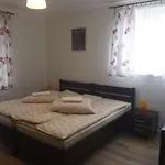 Osrodek Wypoczynkowy Nad Stawem - Przy Promenadzie, Wybierany Przez Gosci Ceniacych Cisze I Komfortowy Wypoczynek W Bezposrednim Sasiedztwie Parku Zdrojowego Z Teznia Solankowa Frühstückspension