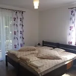 Bed & Breakfast Osrodek Wypoczynkowy Nad Stawem - Przy Promenadzie, Wybierany Przez Gosci Ceniacych Cisze I Komfortowy Wypoczynek W Bezposrednim Sasiedztwie Parku Zdrojowego Z Teznia Solankowa Kudowa-Zdrój