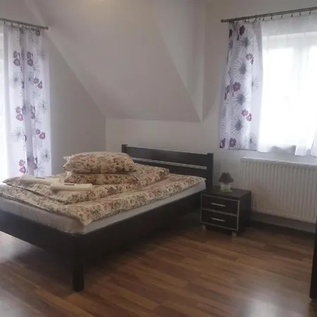 Osrodek Wypoczynkowy Nad Stawem - Przy Promenadzie, Wybierany Przez Gosci Ceniacych Cisze I Komfortowy Wypoczynek W Bezposrednim Sasiedztwie Parku Zdrojowego Z Teznia Solankowa Bed & Breakfast