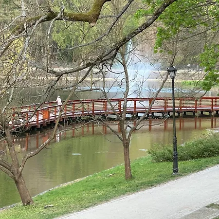 Osrodek Wypoczynkowy Nad Stawem - Przy Promenadzie, Wybierany Przez Gosci Ceniacych Cisze I Komfortowy Wypoczynek W Bezposrednim Sasiedztwie Parku Zdrojowego Z Teznia Solankowa 3* Kudowa-Zdrój