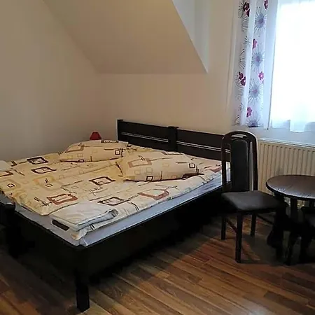 Osrodek Wypoczynkowy Nad Stawem - Przy Promenadzie, Wybierany Przez Gosci Ceniacych Cisze I Komfortowy Wypoczynek W Bezposrednim Sasiedztwie Parku Zdrojowego Z Teznia Solankowa 3* 库多瓦-兹德鲁伊