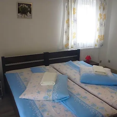 Osrodek Wypoczynkowy Nad Stawem - Przy Promenadzie, Wybierany Przez Gosci Ceniacych Cisze I Komfortowy Wypoczynek W Bezposrednim Sasiedztwie Parku Zdrojowego Z Teznia Solankowa Oda ve Kahvaltı Kudowa-Zdroj