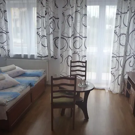 Osrodek Wypoczynkowy Nad Stawem - By The - Erholungsheim Am - Prazdninovy Dum U Jezera 3* Bad Kudowa