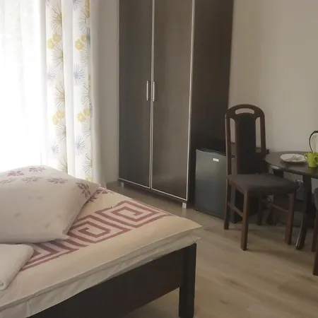 Bed & Breakfast Osrodek Wypoczynkowy Nad Stawem - Holiday Resort By The Lake - Erholungsheim Am See - Prazdninovy Dum U Jezera 3*