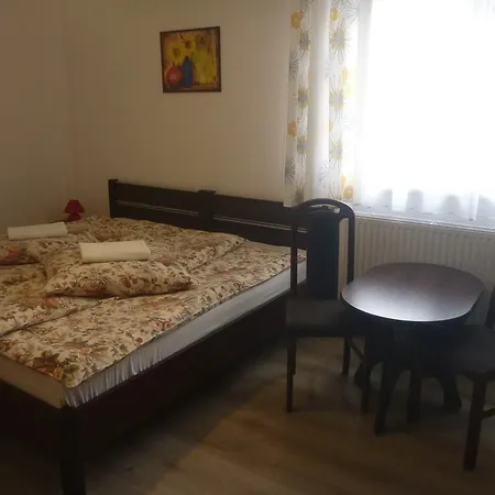 Osrodek Wypoczynkowy Nad Stawem - Przy Promenadzie, Wybierany Przez Gosci Ceniacych Cisze I Komfortowy Wypoczynek W Bezposrednim Sasiedztwie Parku Zdrojowego Z Teznia Solankowa 3* Bad Kudowa