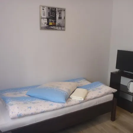 Osrodek Wypoczynkowy Nad Stawem - Przy Promenadzie, Wybierany Przez Gosci Ceniacych Cisze I Komfortowy Wypoczynek W Bezposrednim Sasiedztwie Parku Zdrojowego Z Teznia Solankowa Bed & Breakfast