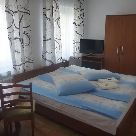 Bed & Breakfast Osrodek Wypoczynkowy Nad Stawem - Holiday Resort By The Lake - Erholungsheim Am See - Prazdninovy Dum U Jezera 3*