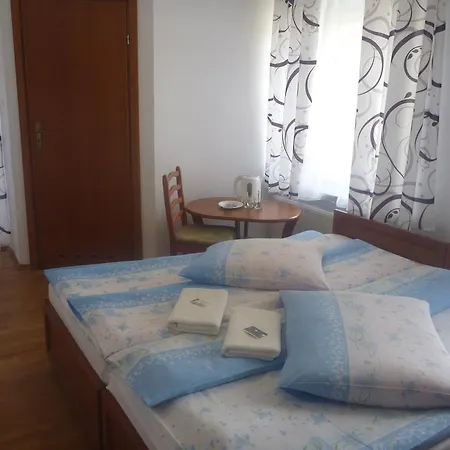 Bed & Breakfast Osrodek Wypoczynkowy Nad Stawem - Holiday Resort By The Lake - Erholungsheim Am See - Prazdninovy Dum U Jezera