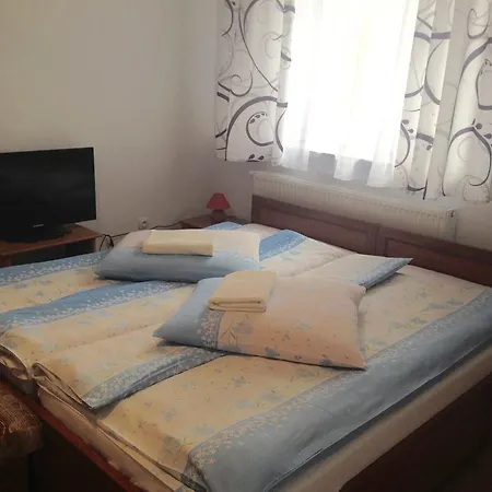 Bed & Breakfast Osrodek Wypoczynkowy Nad Stawem - Holiday Resort By The Lake - Erholungsheim Am See - Prazdninovy Dum U Jezera
