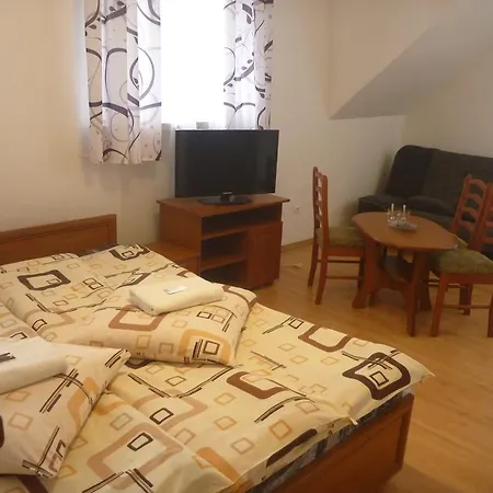 Bed & Breakfast Osrodek Wypoczynkowy Nad Stawem - Holiday Resort By The Lake - Erholungsheim Am See - Prazdninovy Dum U Jezera Kudowa Zdroj