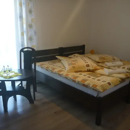 Osrodek Wypoczynkowy Nad Stawem - By The - Erholungsheim Am - Prazdninovy Dum U Jezera Bad Kudowa