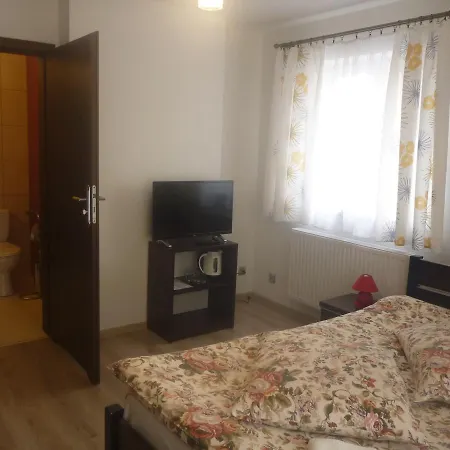 Osrodek Wypoczynkowy Nad Stawem - By The - Erholungsheim Am - Prazdninovy Dum U Jezera