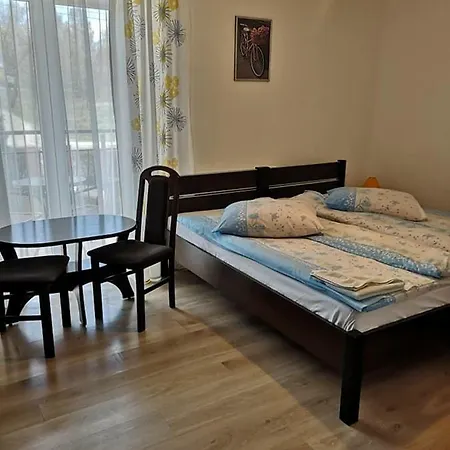 Osrodek Wypoczynkowy Nad Stawem - Przy Promenadzie, Wybierany Przez Gosci Ceniacych Cisze I Komfortowy Wypoczynek W Bezposrednim Sasiedztwie Parku Zdrojowego Z Teznia Solankowa Bed & Breakfast 3*
