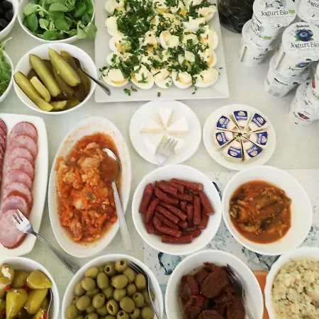 Osrodek Wypoczynkowy Nad Stawem - Kameralny Wybierany Przez Gosci Ceniacych Cisze, Smaczne Sniadania I Komfortowy Wypoczynek W Bezposrednim Sasiedztwie Parku Zdrojowego