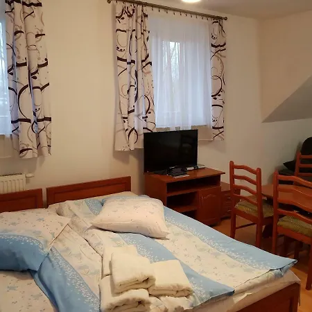 Osrodek Wypoczynkowy Nad Stawem - By The - Erholungsheim Am - Prazdninovy Dum U Jezera Frühstückspension