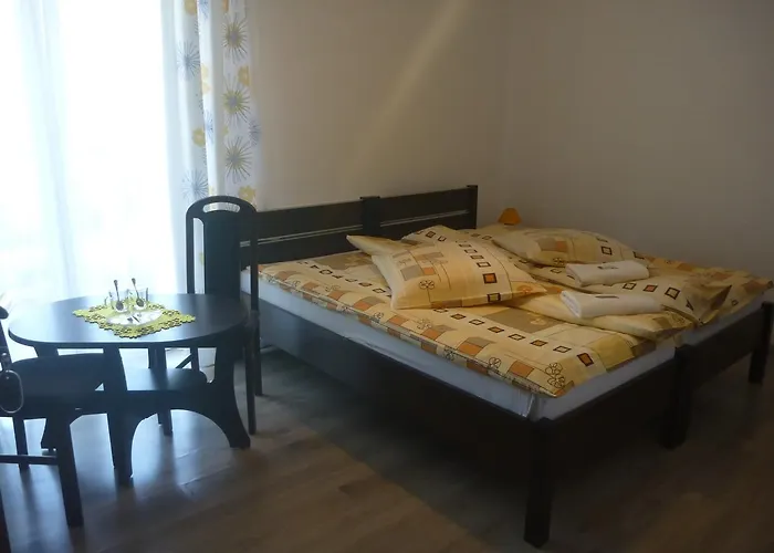 Osrodek Wypoczynkowy Nad Stawem - Kameralny Wybierany Przez Gosci Ceniacych Cisze, Smaczne Sniadania I Komfortowy Wypoczynek W Bezposrednim Sasiedztwie Parku Zdrojowego Kudowa Zdroj