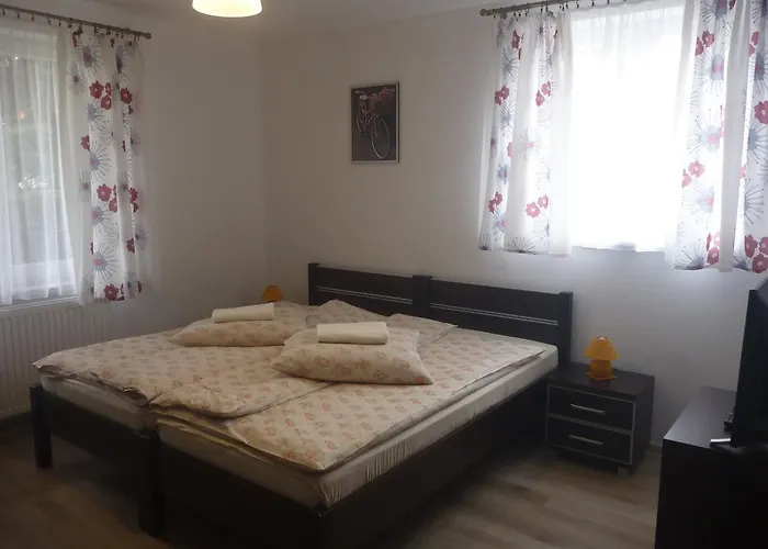 Osrodek Wypoczynkowy Nad Stawem - Kameralny Wybierany Przez Gosci Ceniacych Cisze, Smaczne Sniadania I Komfortowy Wypoczynek W Bezposrednim Sasiedztwie Parku Zdrojowego Bed & Breakfast