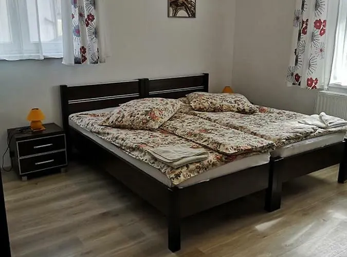 Osrodek Wypoczynkowy Nad Stawem - Kameralny Wybierany Przez Gosci Ceniacych Cisze, Smaczne Sniadania I Komfortowy Wypoczynek W Bezposrednim Sasiedztwie Parku Zdrojowego Bed & Breakfast Kudowa Zdroj