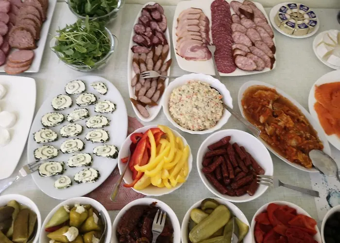 Osrodek Wypoczynkowy Nad Stawem - Kameralny Wybierany Przez Gosci Ceniacych Cisze, Smaczne Sniadania I Komfortowy Wypoczynek W Bezposrednim Sasiedztwie Parku Zdrojowego 3* Kudowa Zdroj