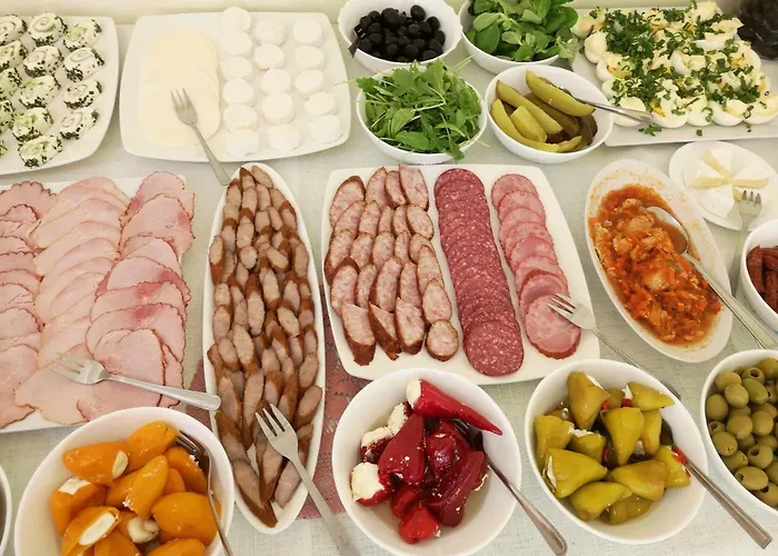 Osrodek Wypoczynkowy Nad Stawem - Kameralny Wybierany Przez Gosci Ceniacych Cisze, Smaczne Sniadania I Komfortowy Wypoczynek W Bezposrednim Sasiedztwie Parku Zdrojowego Kudowa Zdroj