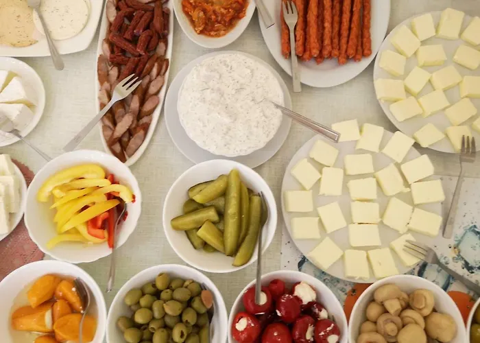 Osrodek Wypoczynkowy Nad Stawem - Kameralny Wybierany Przez Gosci Ceniacych Cisze, Smaczne Sniadania I Komfortowy Wypoczynek W Bezposrednim Sasiedztwie Parku Zdrojowego Bed & Breakfast 3*