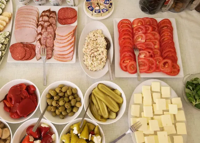 Osrodek Wypoczynkowy Nad Stawem - Kameralny Wybierany Przez Gosci Ceniacych Cisze, Smaczne Sniadania I Komfortowy Wypoczynek W Bezposrednim Sasiedztwie Parku Zdrojowego Bed & Breakfast